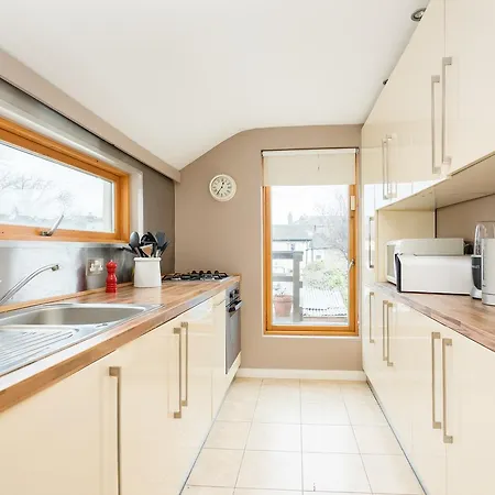 Modern 2 Bedroom Lejlighed